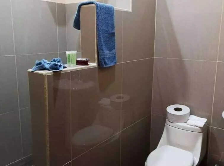 Retkeilymaja Millenium Manuel Antonio Park And Beach