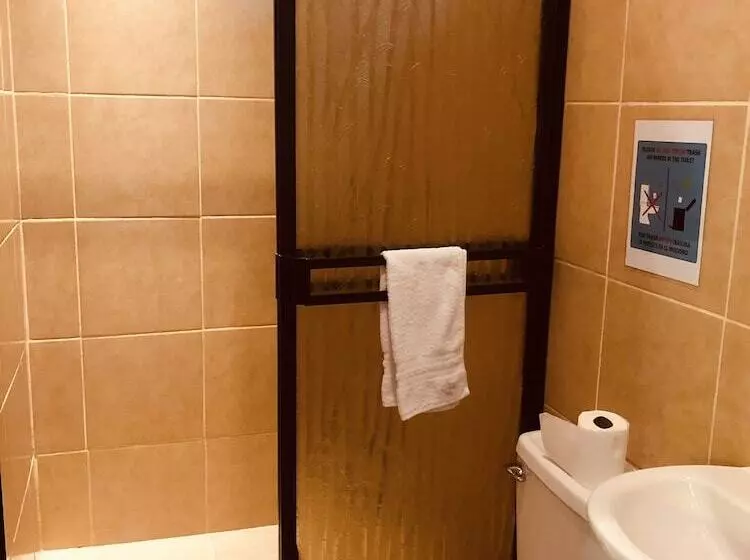 Retkeilymaja Millenium Manuel Antonio Park And Beach