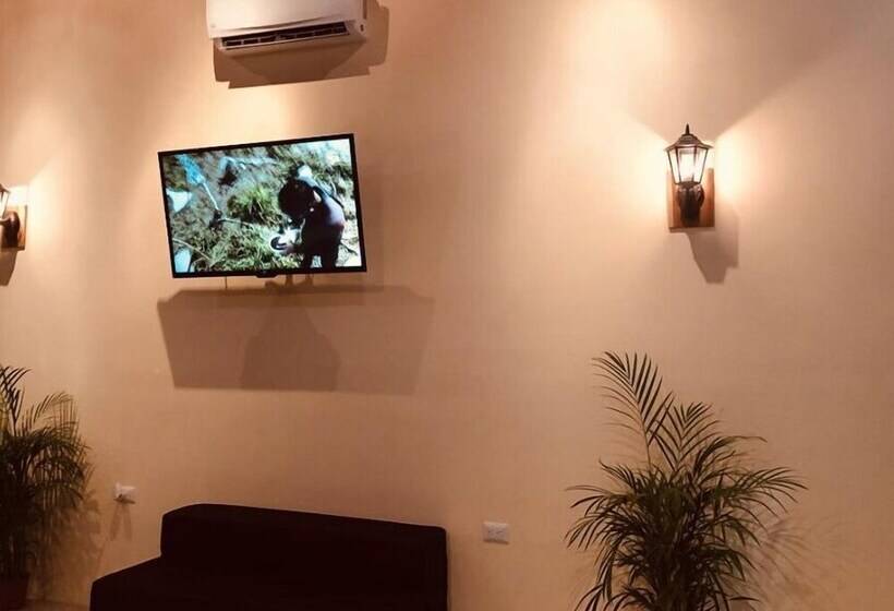 ユースホステル Millenium Manuel Antonio Park And Beach