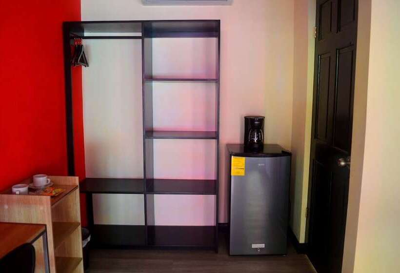 ユースホステル Millenium Manuel Antonio Park And Beach