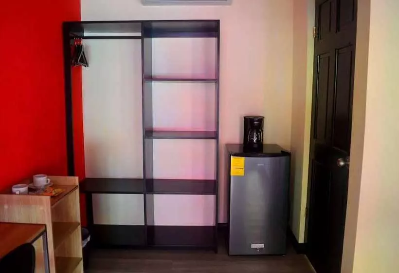 Retkeilymaja Millenium Manuel Antonio Park And Beach