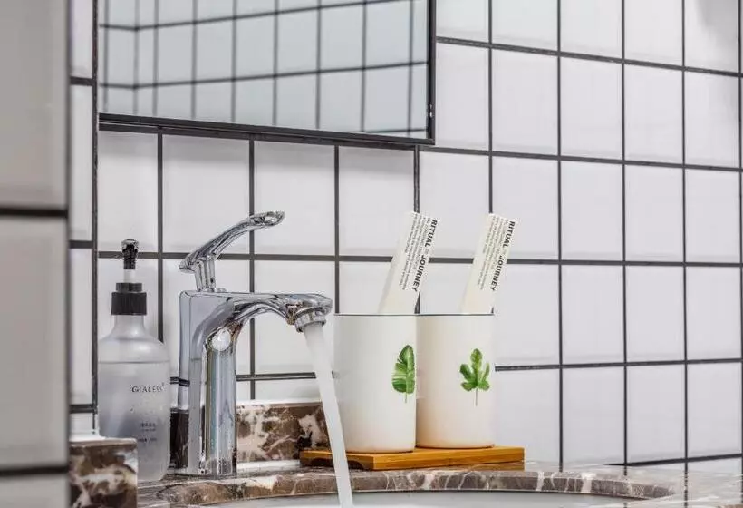 ユースホステル Summer Tree Inn