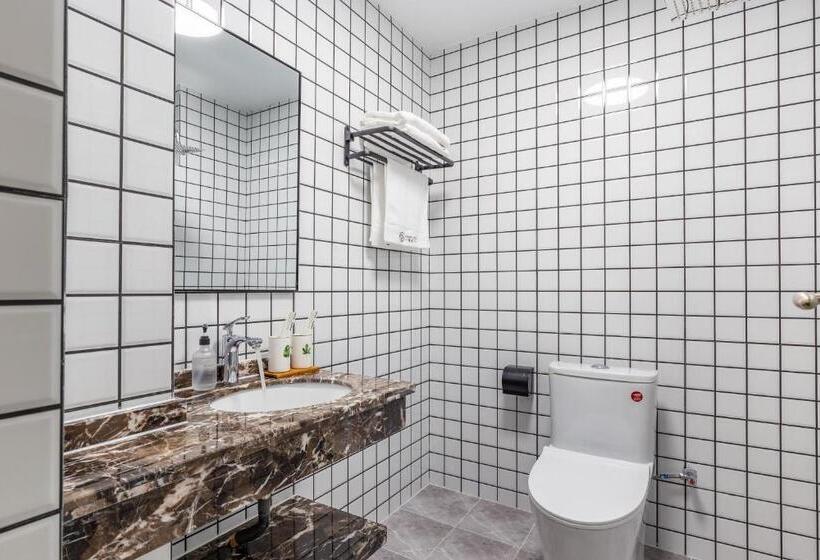 Hostel Summer Tree Inn