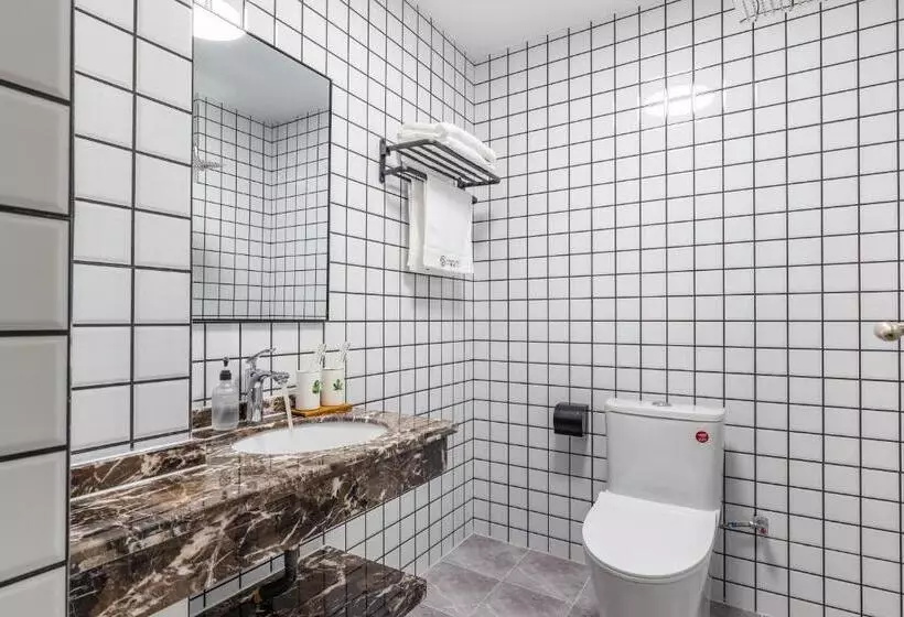 ユースホステル Summer Tree Inn