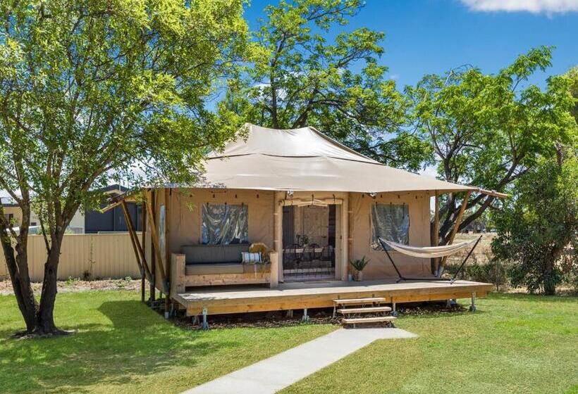 בית מלון כפרי Big4 Bendigo Marong Holiday Park