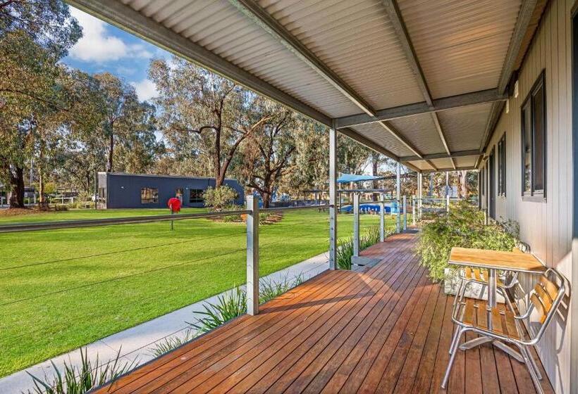 בית מלון כפרי Big4 Bendigo Marong Holiday Park
