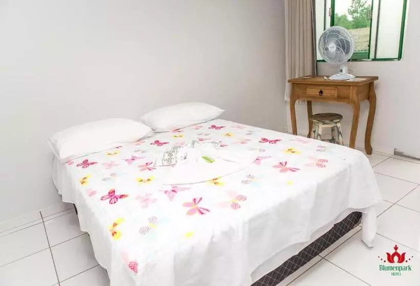 Hotelli Blumenpark