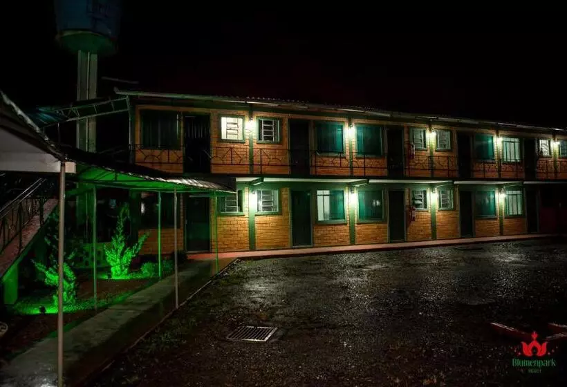 Hotelli Blumenpark