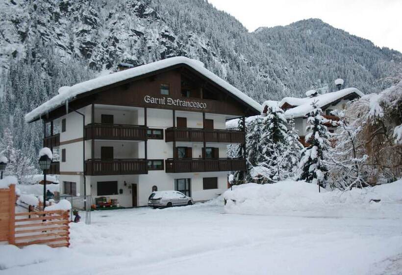هتل Garni Defrancesco