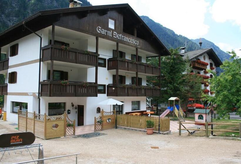 هتل Garni Defrancesco