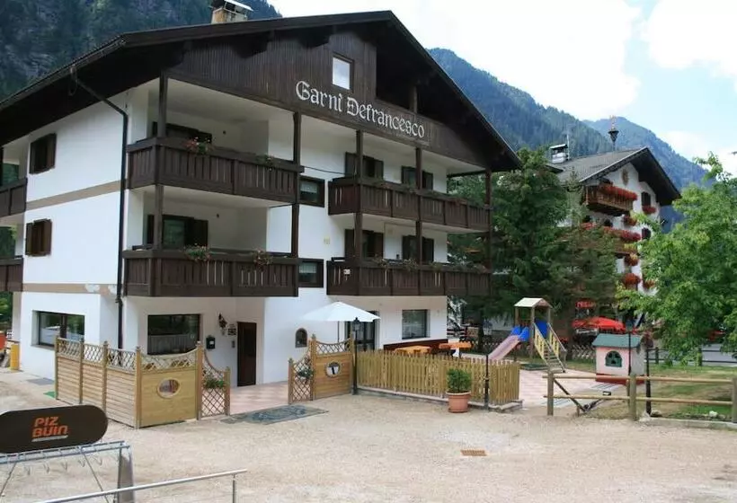 هتل Garni Defrancesco