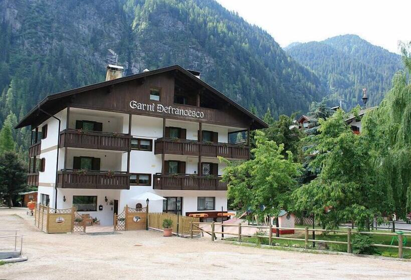 هتل Garni Defrancesco