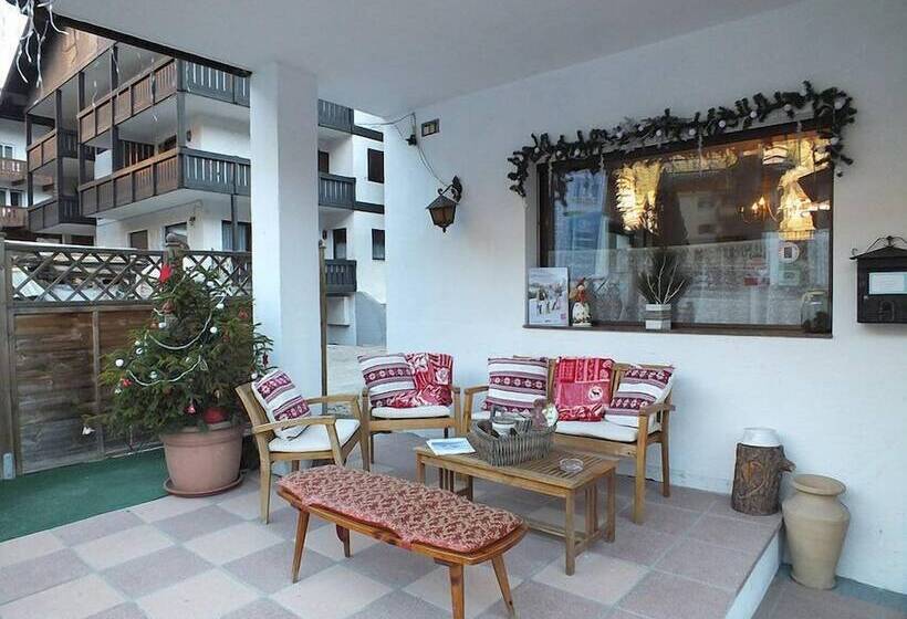 هتل Garni Defrancesco