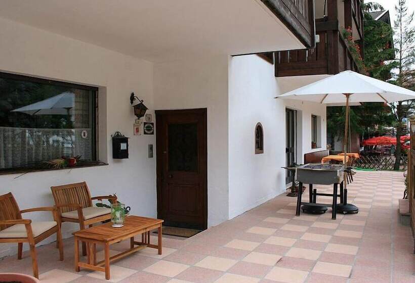 هتل Garni Defrancesco