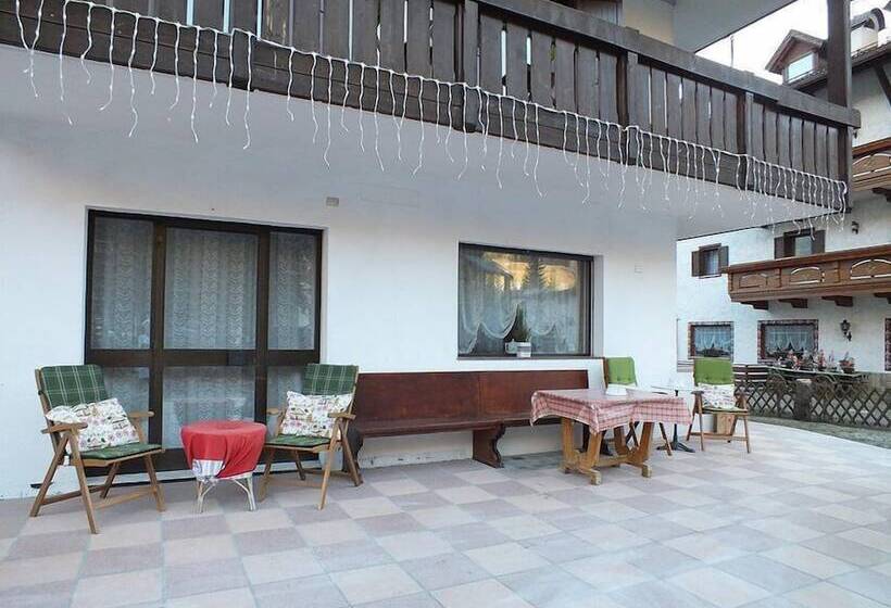 هتل Garni Defrancesco