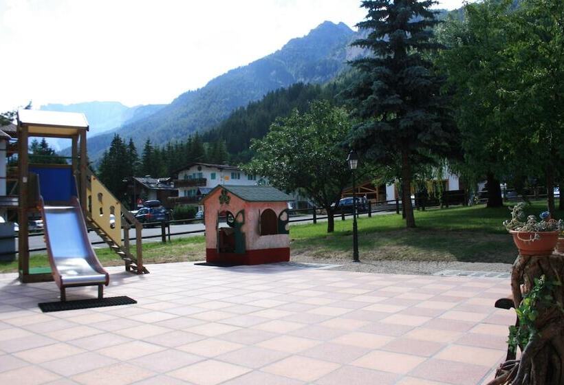 هتل Garni Defrancesco