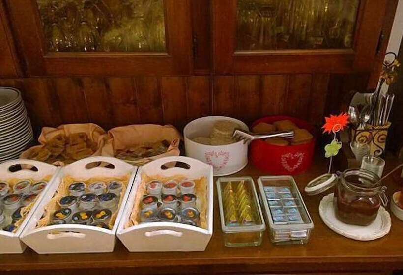 هتل Garni Defrancesco