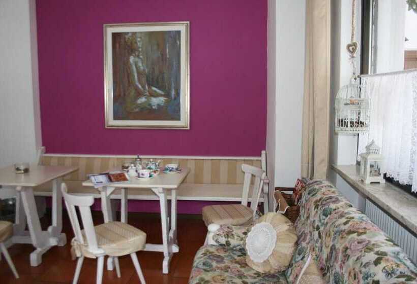 هتل Garni Defrancesco