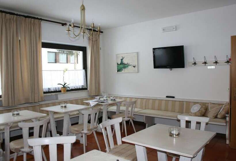 هتل Garni Defrancesco