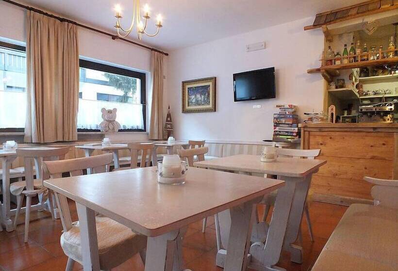 هتل Garni Defrancesco