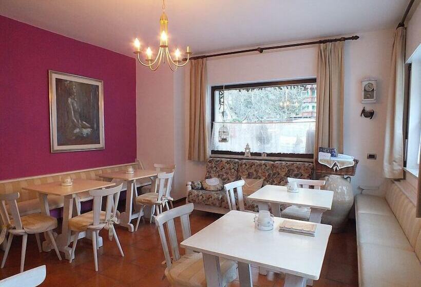 هتل Garni Defrancesco