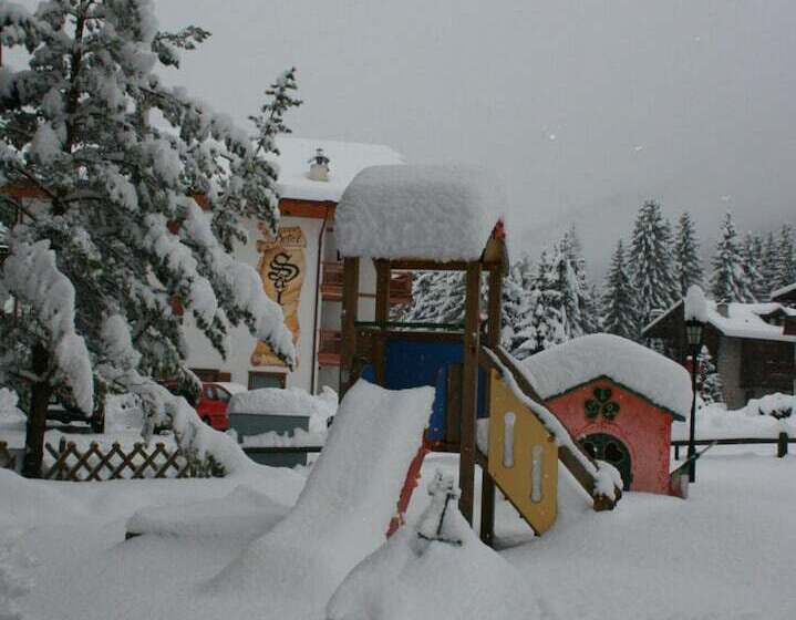 هتل Garni Defrancesco