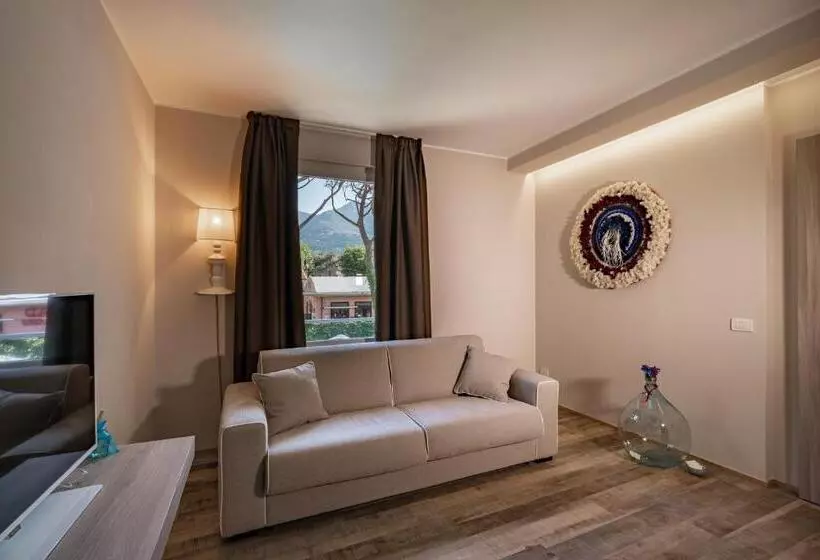 Hotelli Marina Garden