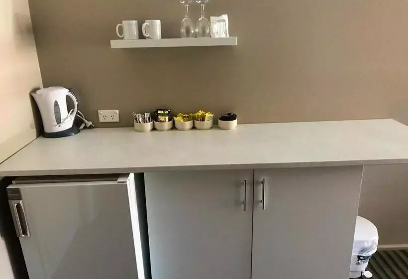 モーテル Cottonwood Lodge