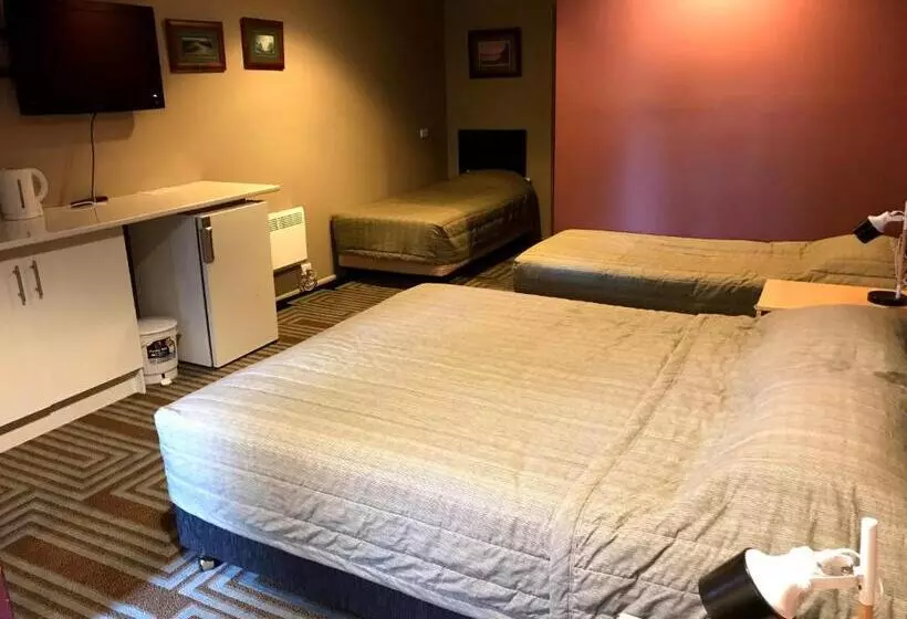 モーテル Cottonwood Lodge