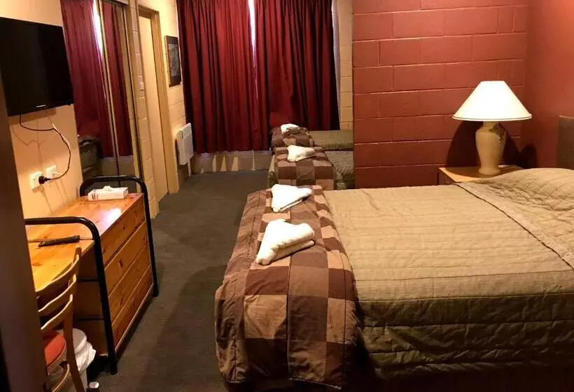 モーテル Cottonwood Lodge