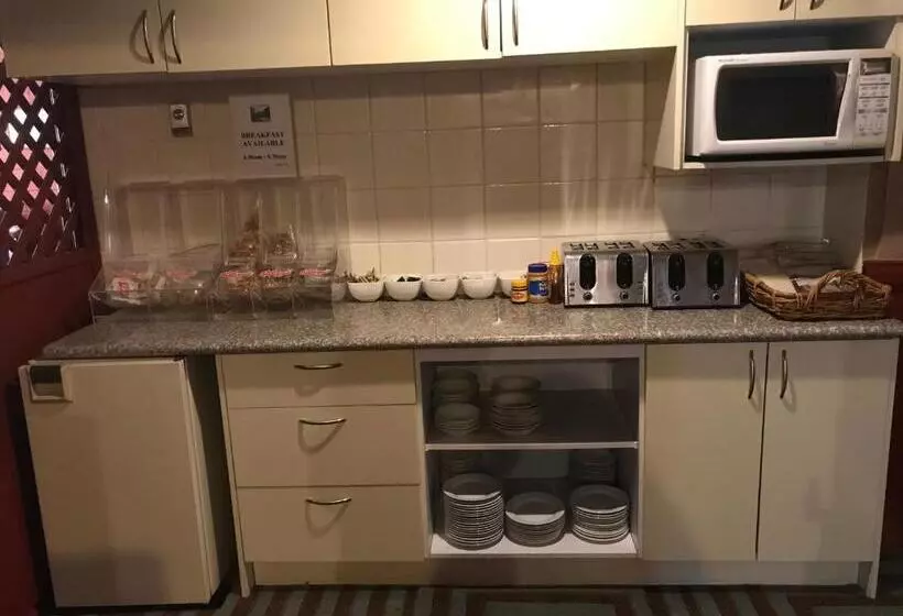 モーテル Cottonwood Lodge