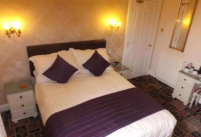 تختخواب و صبحانه Almond Villa Guest House