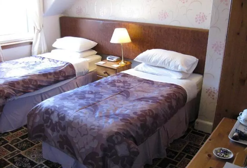 تختخواب و صبحانه Almond Villa Guest House