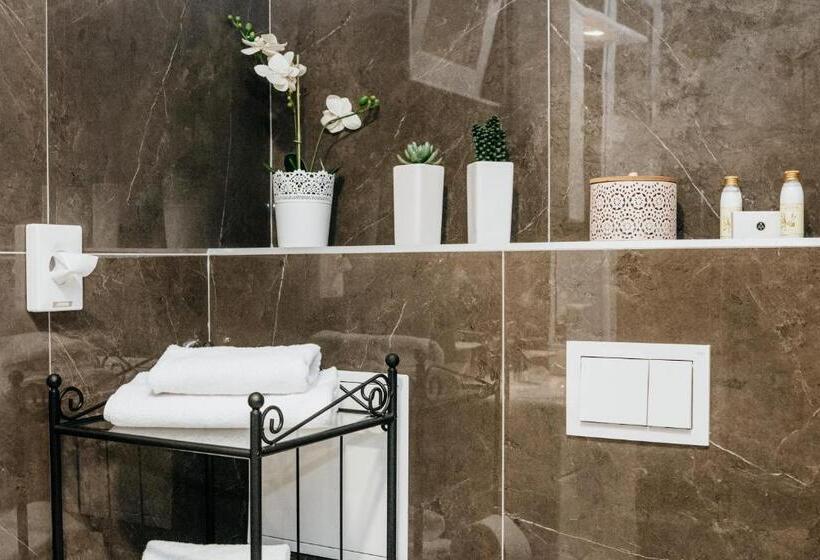 مبيت وإفطار Centrooms Kovac