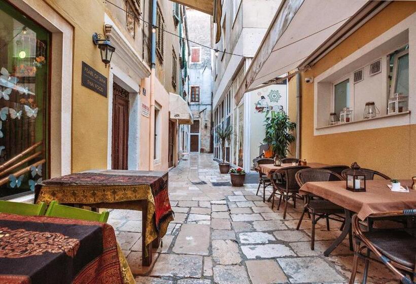 مبيت وإفطار Centrooms Kovac