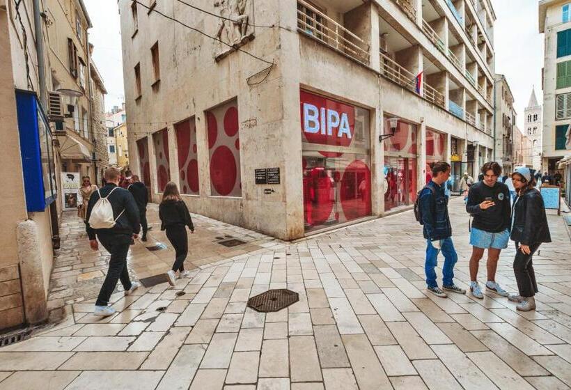 مبيت وإفطار Centrooms Kovac