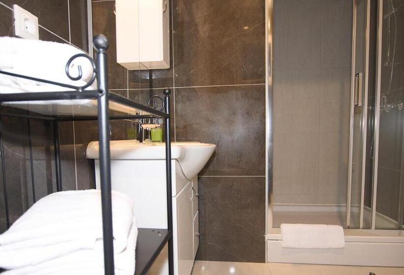 مبيت وإفطار Centrooms Kovac