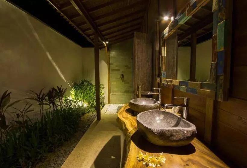 Benthos Bali Dive Resort