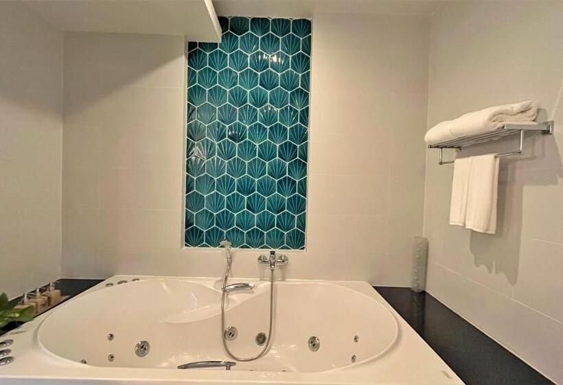 فندق Amari Vang Vieng