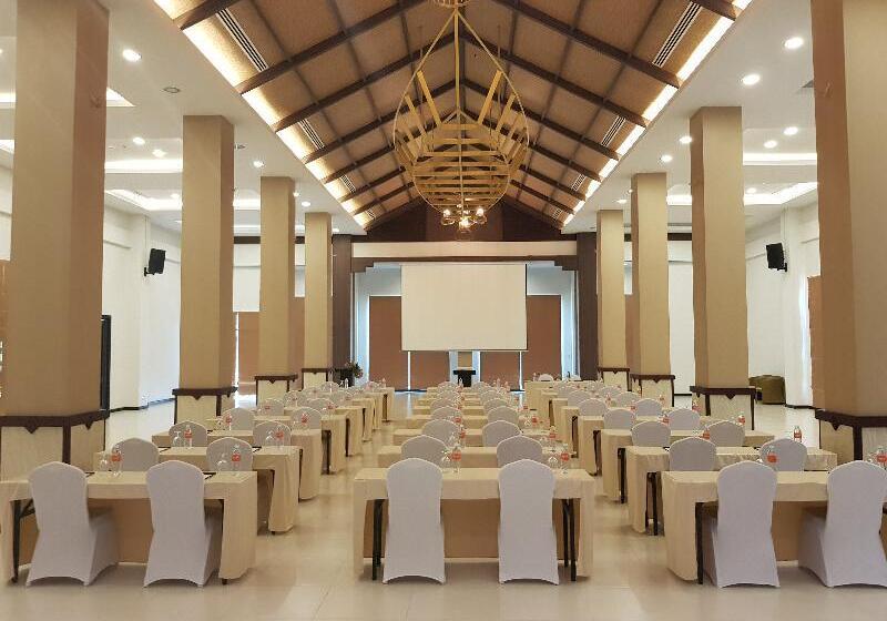 فندق Amari Vang Vieng