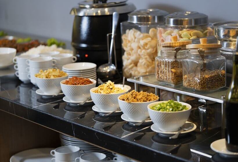 Batiqa Hotel Darmo Surabaya