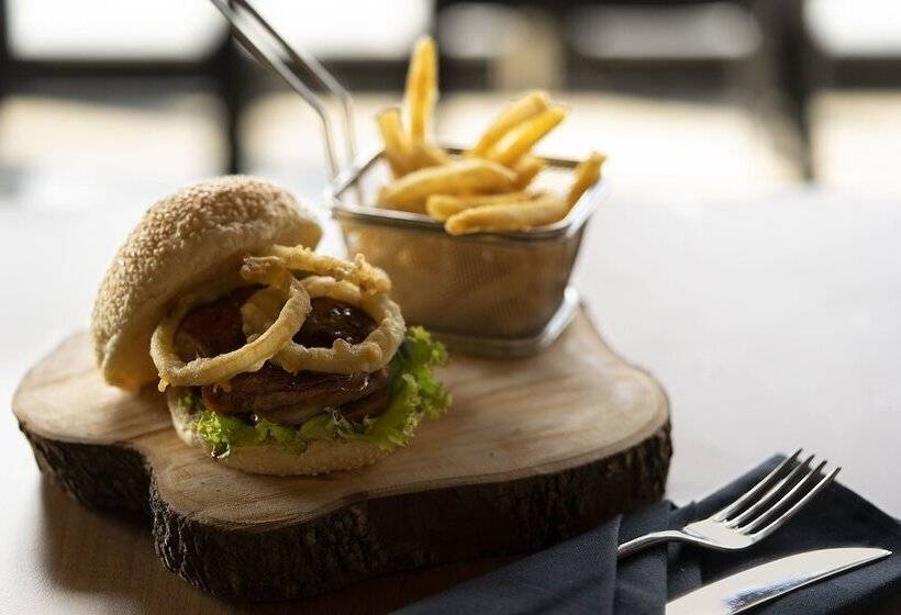 Batiqa Hotel Darmo Surabaya