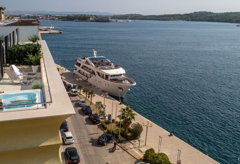 فندق Bellevue Superior City