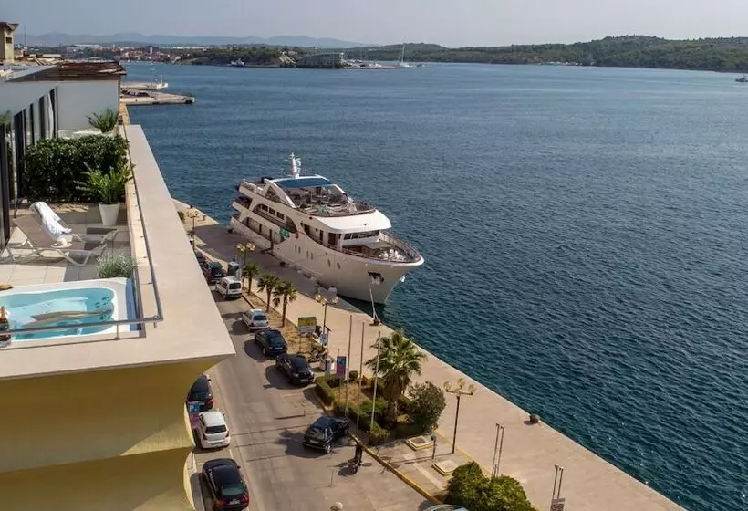 Hotelli Bellevue Superior City