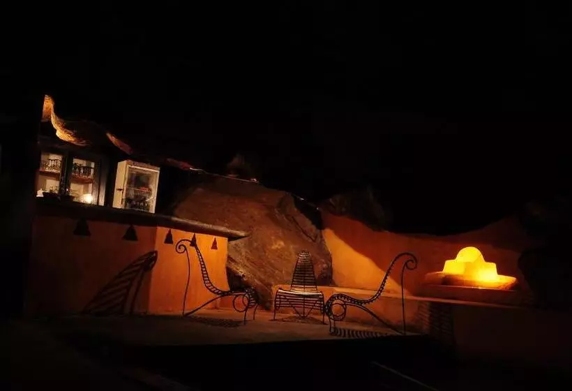 Hotelli Boulder Garden