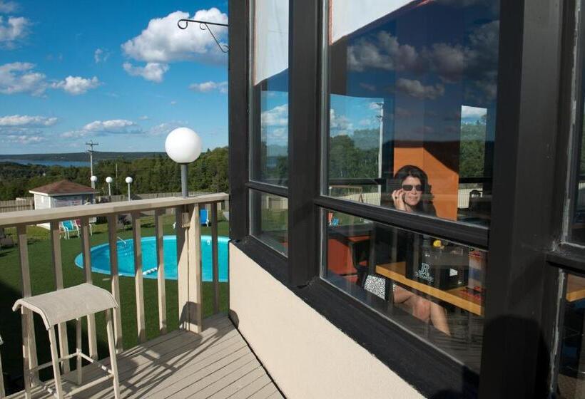 هتل Clarenville Inn