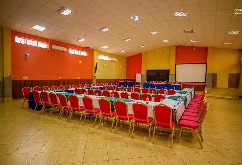 هتل Royal Minni Inn