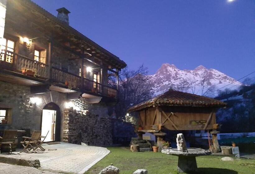 Сельский отель La Casa Vieja En Valdeón