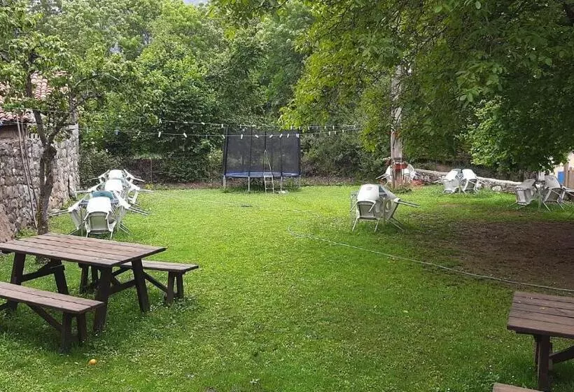 Maaseutuhotelli La Casa Vieja En Valdeón