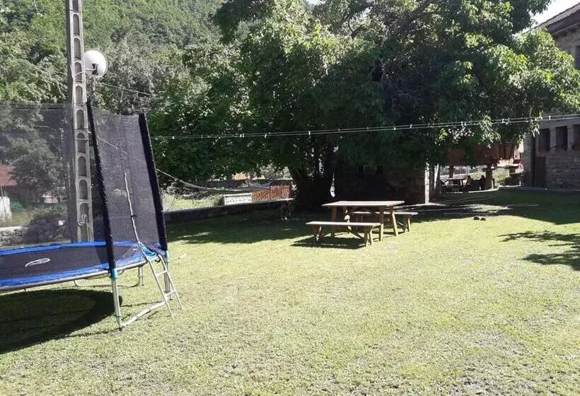 Maaseutuhotelli La Casa Vieja En Valdeón